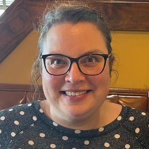 Meet your Posher, Carrie